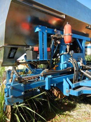 Maalacan REEFA Sugar Cane Fertilizer Coulter Hydraulics Maalacan REEFA Sugar Cane Fertilizer Coulter Hydraulics